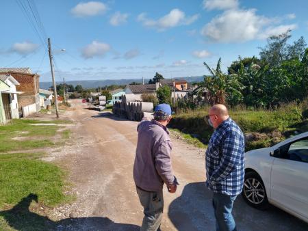 Vereador vistoria obra que deve iniciar com recursos conseguidos por emenda parlamentar