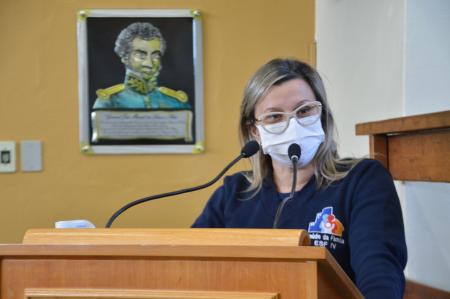 Vereadora solicita o cercamento de praças para recreação no município