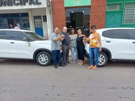 Mano entregou dois veículos “zero Km” para Saúde Municipal