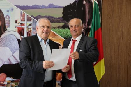Vereador busca recursos junto a gabinete de deputada estadual