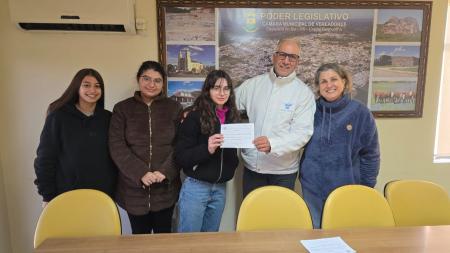 Escola Nossa Senhora da Assunção visita presidente e convida para feira