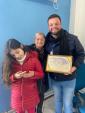 Vereadora entrega Moção de Aplauso ao Secretário de Saúde.