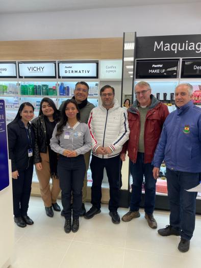 Vereadores acompanham inauguração de nova farmácia em Caçapava do Sul