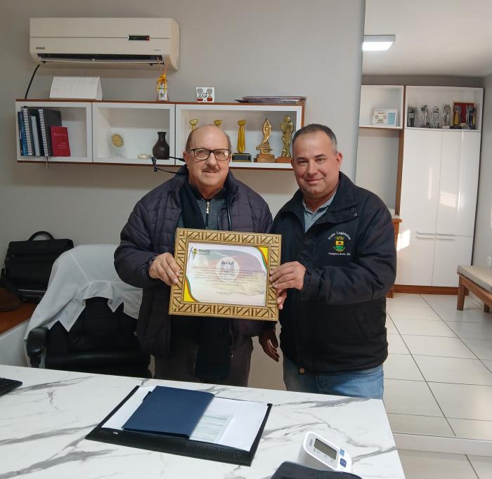 Dr. Paulo Sérgio Nicola recebe reconhecimento pelos 42 anos de dedicação a Medicina