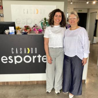 Vereadora prestigia reinauguração de empresas caçapavanas