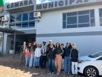 Primeira turma do Projeto Aluno Cidadão realiza visita guiada à Câmara de Vereadores