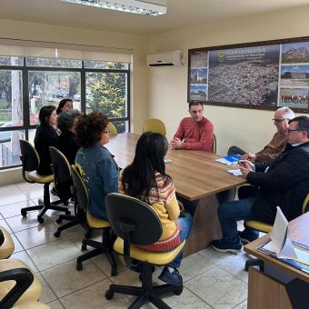 Vereadores participam de reunião de preparação da Feira por Mãos de Mulheres