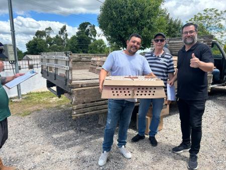 Primeiro lote do programa de fomento à produção de ovos é entregue a famílias do interior