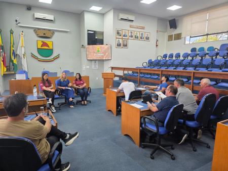 Líderes de Bancada recebem equipe da SEDEST